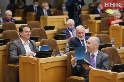 Виктор Бобыря - Владимир Уйба - В Коми социальный контракт помог каждому пятому участнику программы преодолеть бедность - bnkomi.ru - респ. Коми