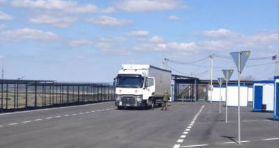 Через КПВВ «Счастье» в Луганск прибыло три автомобиля МККК. ФОТО - cxid.info - ЛНР - Луганск