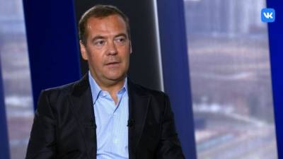 Дмитрий Медведев - Дмитрий Медведев: Сколтех стал институтом с высокой репутацией - piter.tv