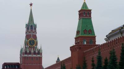 Дмитрий Песков - Песков назвал бесперспективной политику "кнута и пряника" со стороны США - piter.tv - Москва - Вашингтон