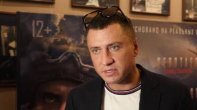 Павел Прилучный - Тимур Бекмамбетов - Павел Прилучный получил травму во время съемок фильма "Девятаев" - piter.tv