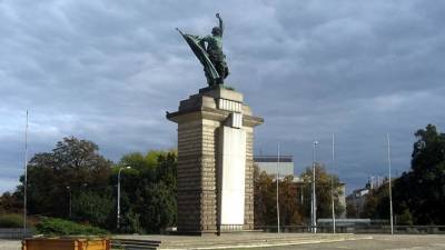 В Чехии осквернили памятник красноармейцам: СК возбудил дело - vesti.ru - Брно