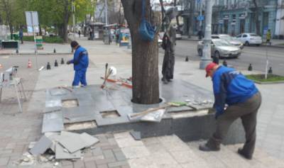 Вандалы устроили новые бесчинства в центре Одессы: не угодил памятник актрисе - odessa.politeka.net - Одесса