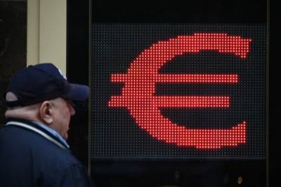Евро опустился ниже 90 руб. впервые с 6 апреля - interfax-russia.ru