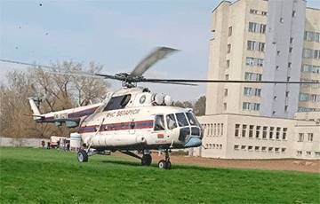 Мальчика, который спас на пожаре младшего брата, доставили вертолетом из Мяделя в Минск - charter97.org - Минск - район Мядельский