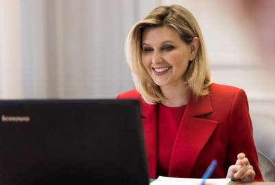 Елена Зеленская - Елена Зеленская в алом пиджаке обсудила с первой леди Германии декретный отпуск для мужчин - kp.ua - Берлин