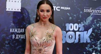 Ольга Бузова - «Мне кажется, или у нее всегда разные мамы»: Оля Бузова показала свою маму, отметив, что фотография не поддавалась обработке - goodnews.ua