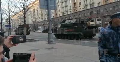 В центре Москвы проходит репетиция Парада Победы - reendex.ru - Москва
