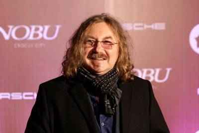 Игорь Николаев - «Жалко котейку»: Игорь Николаев сразился с лигром в перетягивании каната - vm.ru