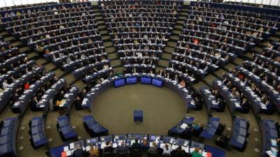 Европарламент призвал принять антикоррупционные санкции против России - golos-ameriki.ru - Англия