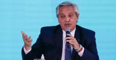 Альберто Фернандес - Привитый от коронавируса президент Аргентины заподозрил, что всё же заразился - reendex.ru - Аргентина