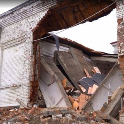 «Пострадавших нет»: власти кузбасского города прокомментировали обрушение в корпусе школы - gazeta.a42.ru - Междуреченск