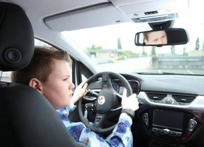 Водительские права в России начнут выдавать 16-летним автомобилистам - province.ru