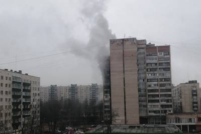 Более десяти человек было эвакуировано из-за пожара на севере Петербурга - abnews.ru - Санкт-Петербург