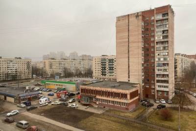 Спасатели эвакуировали из дома на Сиреневом бульваре 12 человек - spb.mk.ru - Санкт-Петербург