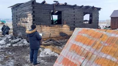 Мать погибла, вернувшись в горящий дом за ребенком - vesti.ru - район Благоварский