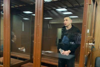 Эдвард Бил - Суд запретил блогеру Билу выходить из дома до 1 июня - tvc.ru - Москва