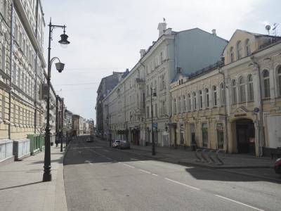 Столичные дороги впервые в этом году помыли с шампунем - vm.ru - Москва
