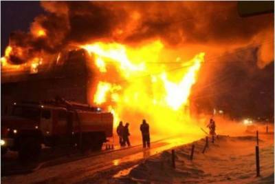 Стало известно, кто спас трехлетнего ребенка из горящего дома в Башкирии - ufa.mk.ru - Башкирия - район Благоварский