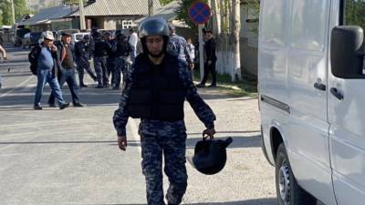 В Киргизии заявили о продолжении стрельбы на границе с Таджикистаном - russian.rt.com - Киргизия - Таджикистан