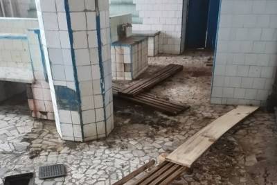В Брянске общественную баню затопило канализационными стоками - mk.ru - Брянск