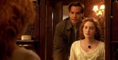 Кейт Уинслет - В одной из сцен фильма «Титаник» обнаружили незнакомку вместо Розы - gazeta.a42.ru