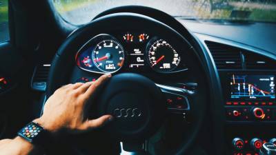 Штраф за громкую музыку из автомобилей введен на территории Республики Коми - polit.info - респ. Коми - Япония