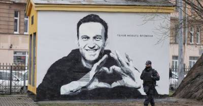 Леонид Волков - В Санкт-Петербурге возбудили уголовное дело из-за граффити с Навальным - readovka.news - Санкт-Петербург