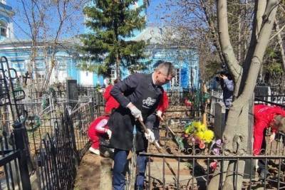 Сергей Алексеев - В Казани медики привели в порядок могилу профессора Алексеева - kazan.mk.ru - Казань