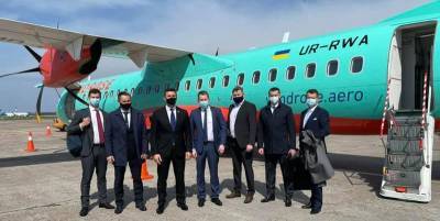 Николай Тищенко - В Украине запускают авиарейс Киев-Ужгород - в открытии должен был поучаствовать Тищенко, но помешала погода - ТЕЛЕГРАФ - telegraf.com.ua - Киев - Львов - Ужгород