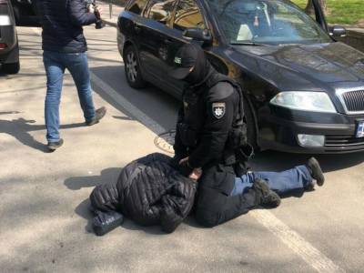 В Киеве задержали "будущего главу МВД", который за $220 тыс. продавал полицейскому должность начальника Киевской Нацполиции - gordonua.com - Киев - Киевская обл. - Запорожья