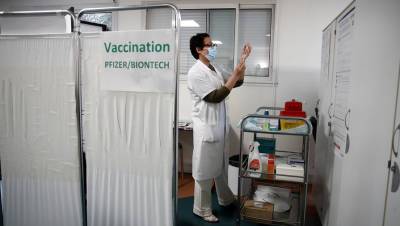 Pfizer и BioNTech подали заявку на применение вакцины от COVID-19 для подростков в ЕС - gazeta.ru
