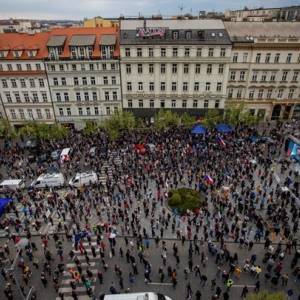 Милош Земан - В Праге проходят антипрезидентские протесты. Фото - reporter-ua.com - Чехия - Прага