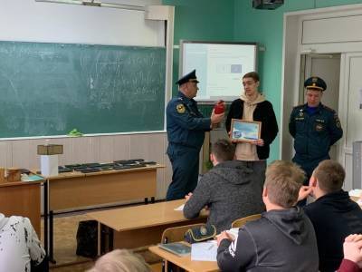 Трое нижегородских подростков награждены за тушение сухой травы - vgoroden.ru - Нижегородская обл.