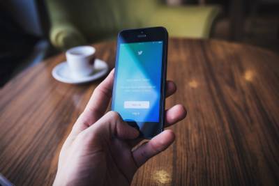 Антон Горелкин - В Госдуме заявили, что Twitter должен пообещать соблюдать законы РФ для снятия санкций - mk.ru - Twitter