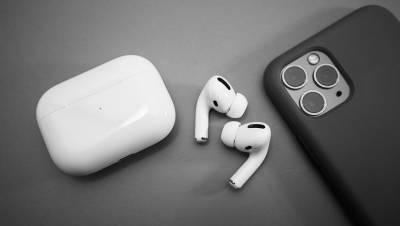 Операционная система Windows 10 сможет работать с гарнитурой Apple AirPods - gazeta.ru