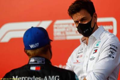 Вольфф доволен разговором с Боттасом и Расселлом - f1news.ru