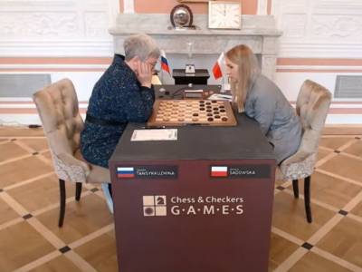 Тамара Тансыккужина - У россиянки забрали флаг России прямо во время чемпионата по шашкам - gordonua.com - Россия