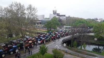 С фермерами «шутки плохи»: в Страсбурге около 1,5 тыс тракторов заблокировали движение (ФОТО) - enovosty.com - Брюссель