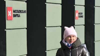 Комиссионные за торговлю акциями выросли, облигациями — упали - smartmoney.one