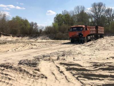 В Черкасском районе коммунальщики украли песок на полтора миллиона гривен - lenta.ua - Черкасская обл.