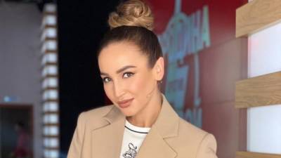Бузова подарила роскошное кольцо с бриллиантом своему "самому верному" мужчине - newinform.com - Санкт-Петербург