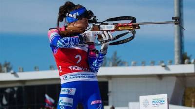 Лариса Куклина - Викторий Сливко - Масс-старт чемпионата России по биатлону выиграла Куклина - vesti.ru - Румыния - Ханты-Мансийск