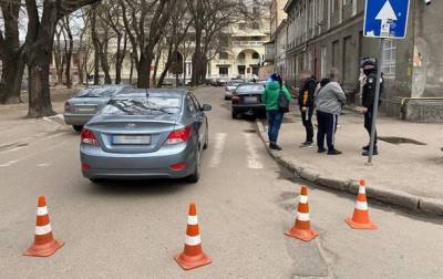 В Одессе водитель сбил трех человек на переходе и скрылся - korrespondent.net - Украина - Одесса - Одесская обл.