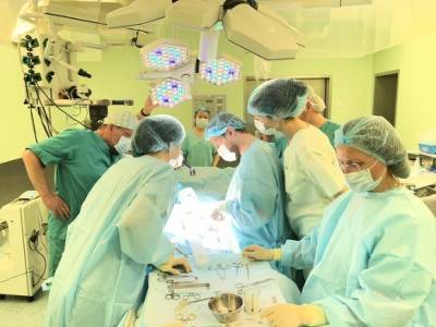 Семикилограммовая раковая опухоль не давала петербуржцу надеть джинсы (фото) - rosbalt.ru
