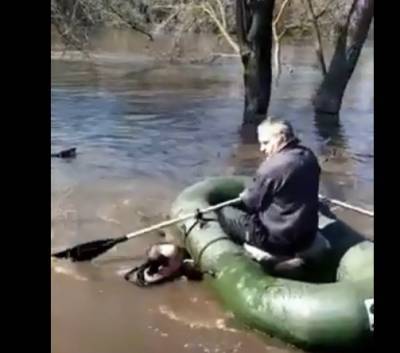 Рыбак выжил после часа в холодной воде. Мужчину спасли в Липецкой области - lipetskmedia.ru - Липецкая обл.