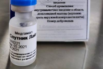 Александр Гинцбург - Гинцбург: «Спутник Лайт» способен вдвое снизить риск заражения COVID-19 - aif.ru