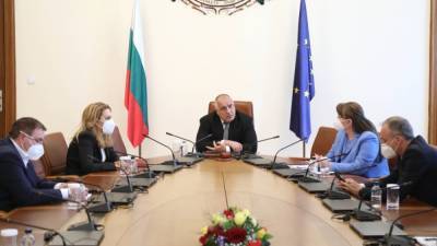 В Болгарии проходят парламентские выборы после года протестов - svoboda.org - Болгария