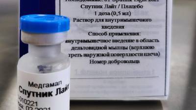 Александр Гинцбург - Гинзбург заявил, что вакцина "Спутник Лайт" вдвое снижает риск заражения COVID-19 - m24.ru