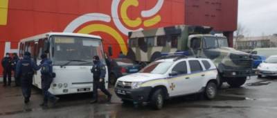 В Николаеве полиция и Нацгвардия заблокировали рынок, который отказался закрываться на карантин - w-n.com.ua